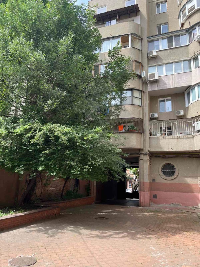 продажа трехкомнатной квартиры номер A-173229 в Приморском районе, фото номер 17